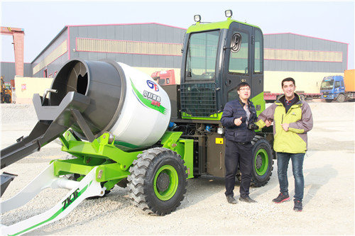 <b>怎么避免攪拌機(jī)出現(xiàn)抱軸的情況？</b>