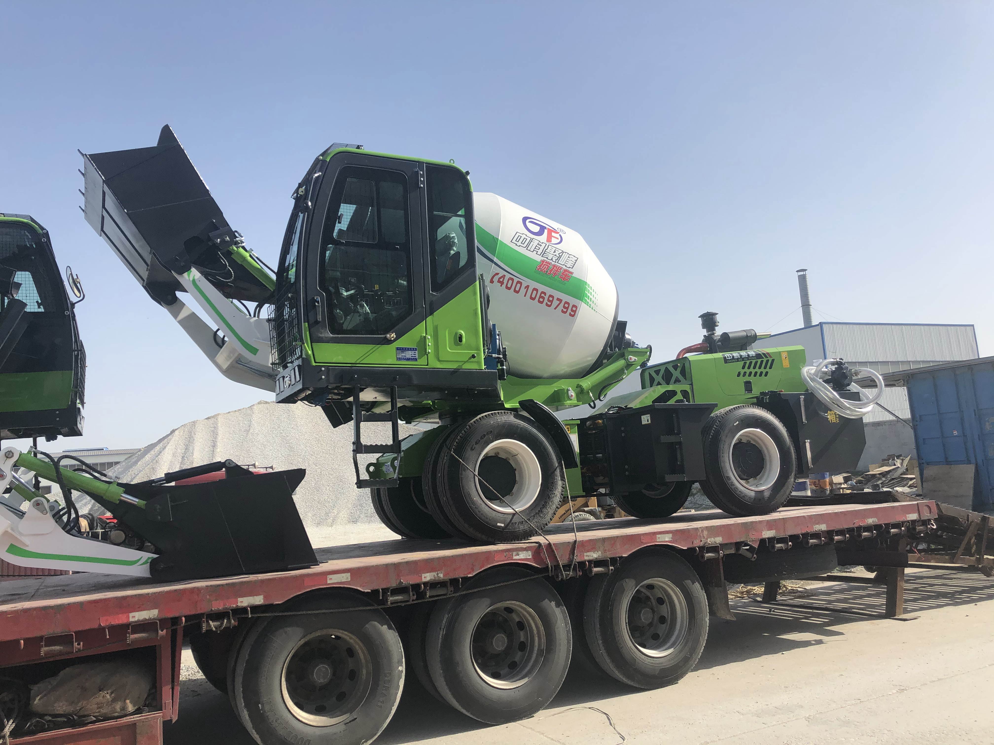 <b>自上料攪拌車攪拌軸停止轉(zhuǎn)動(dòng)的原因及解決方法</b>